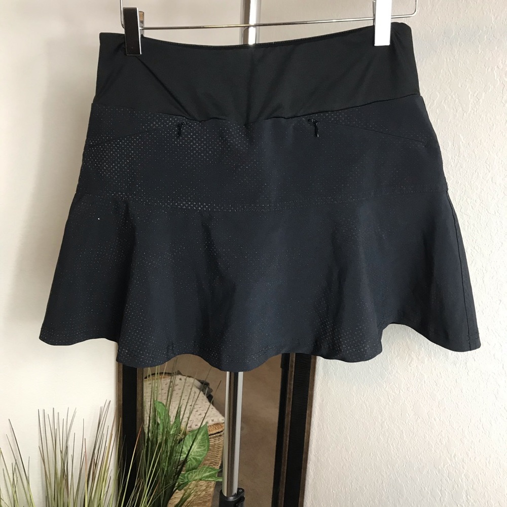 Chase54 Black Skort Size XS
